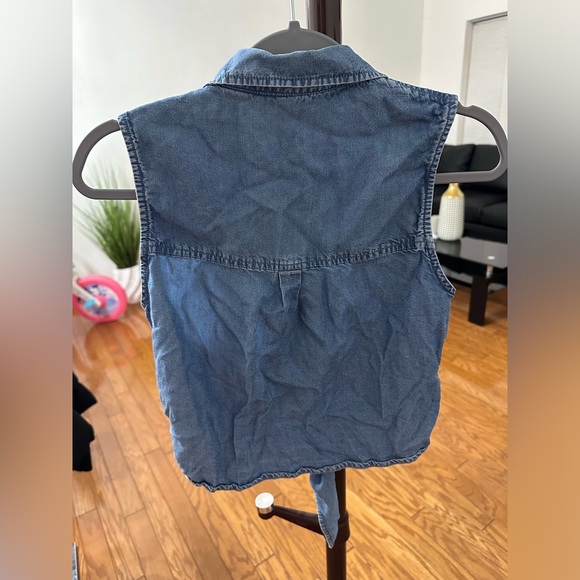 Forever 21 denim shirt. Size small. - Picture 2 of 3